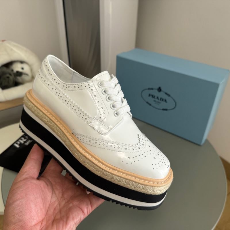 Pra*a casual shoes